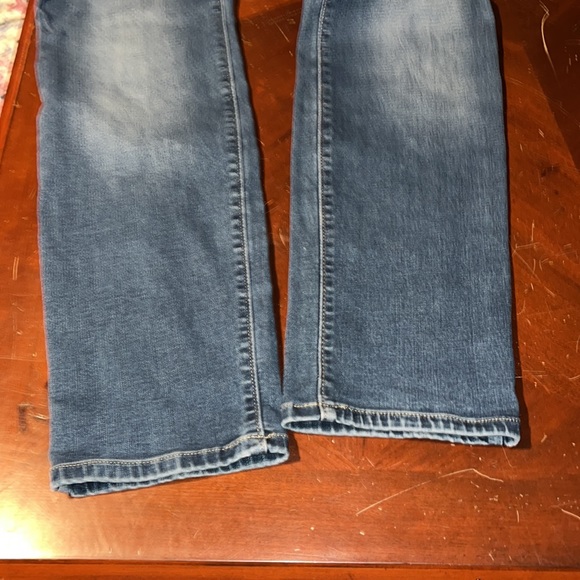Best seller Lee jeans. Excellent condition. - Picture 6 of 9